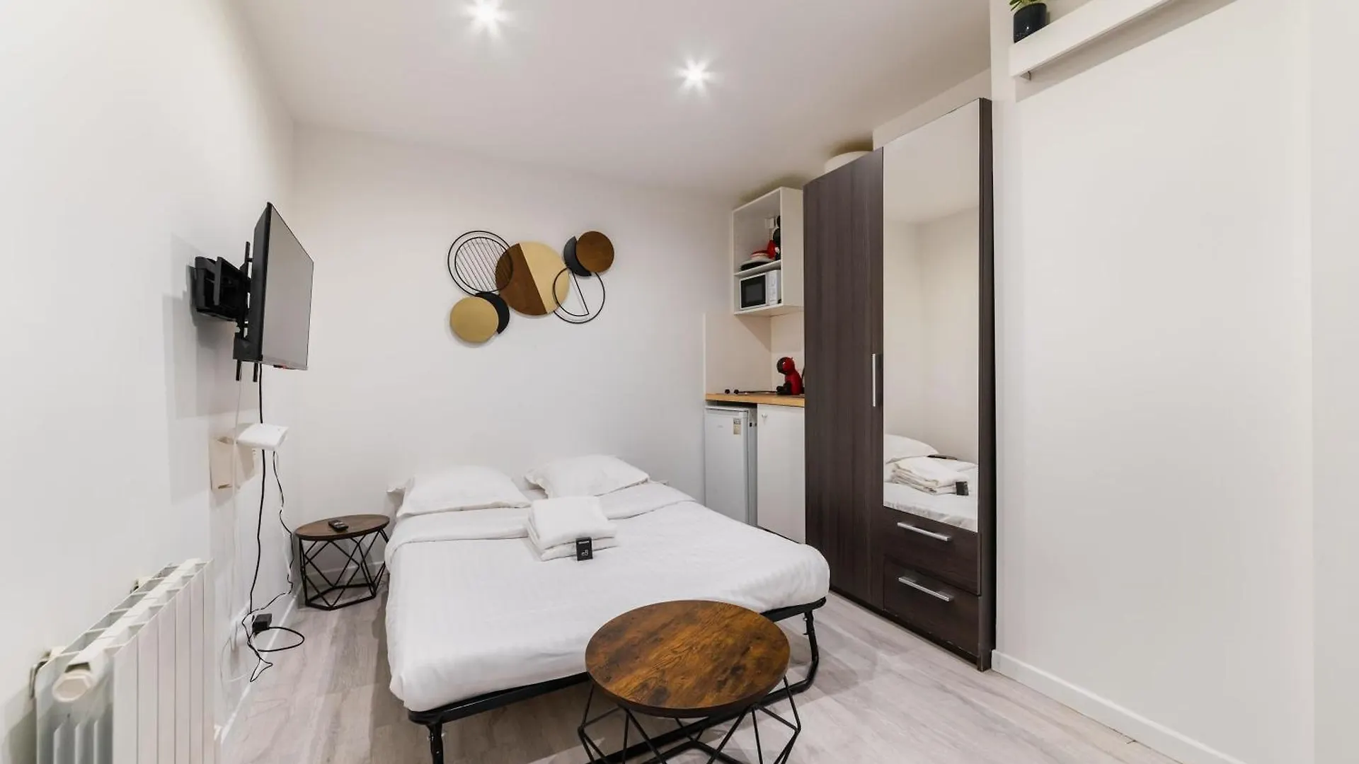 Studio Fonctionnel Hopital Bichat - Paris 18 - 2P contacts